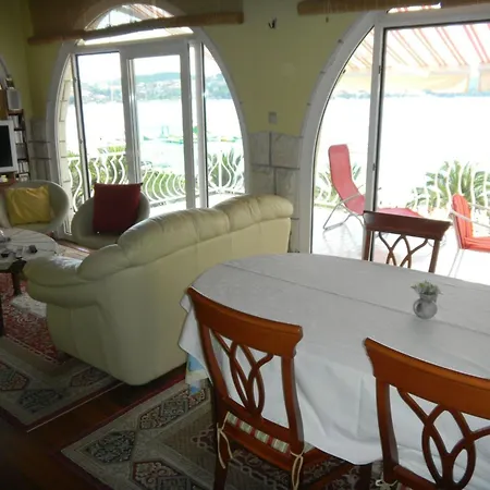 Three Bedroom With Sea View And Terrace Apartment *