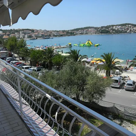 Apartment Three Bedroom With Sea View And Terrace